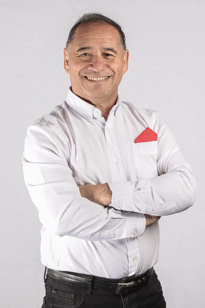 Víctor-Flores-Molina