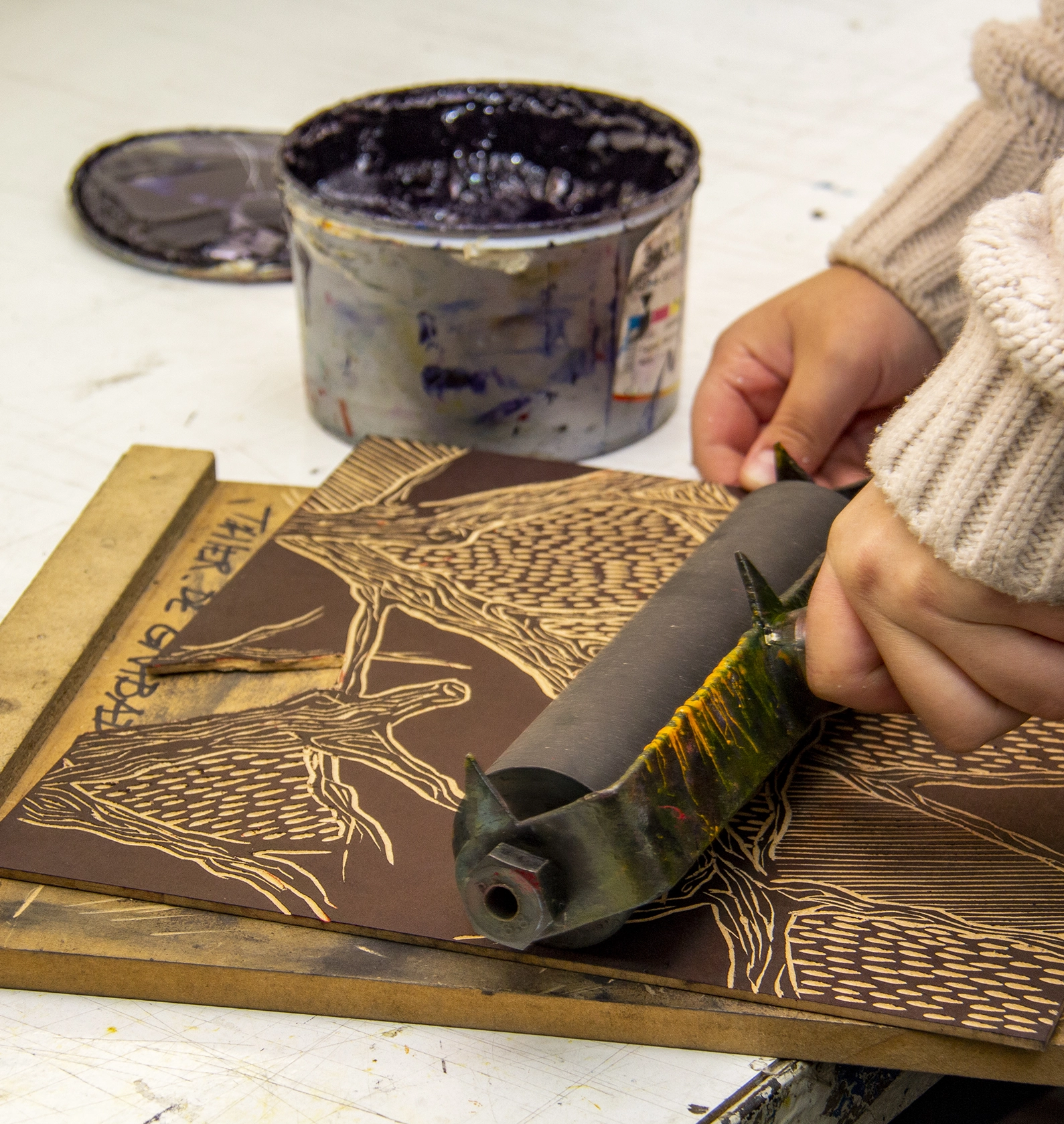 proyectos alumnos serigrafía diseño uv