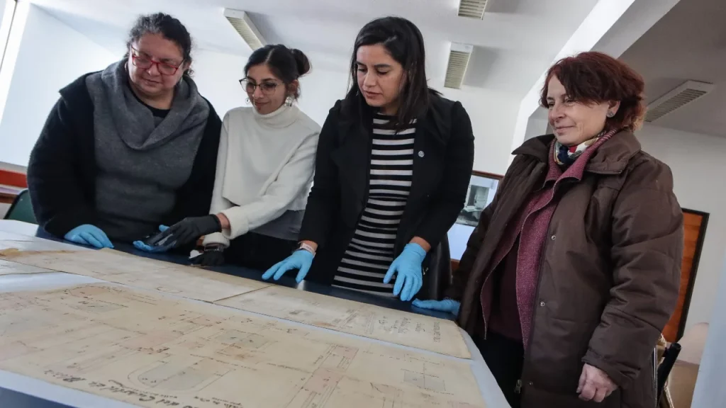 0 planos de Valparaíso de 1840 tendrán asesoría técnica para su conservación en la Facultad de Arquitectura UV