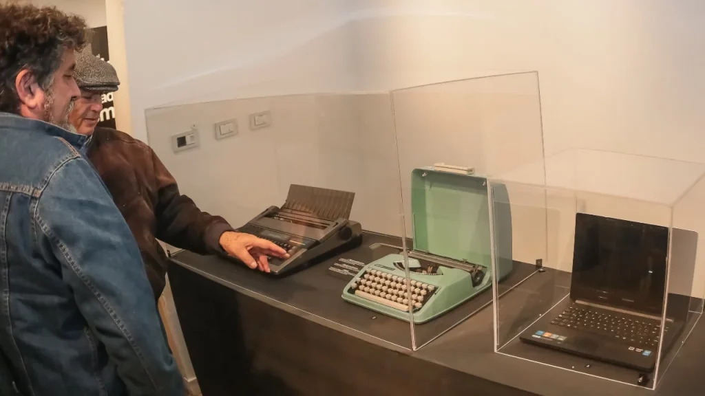 exposición en el Palacio Baburizza