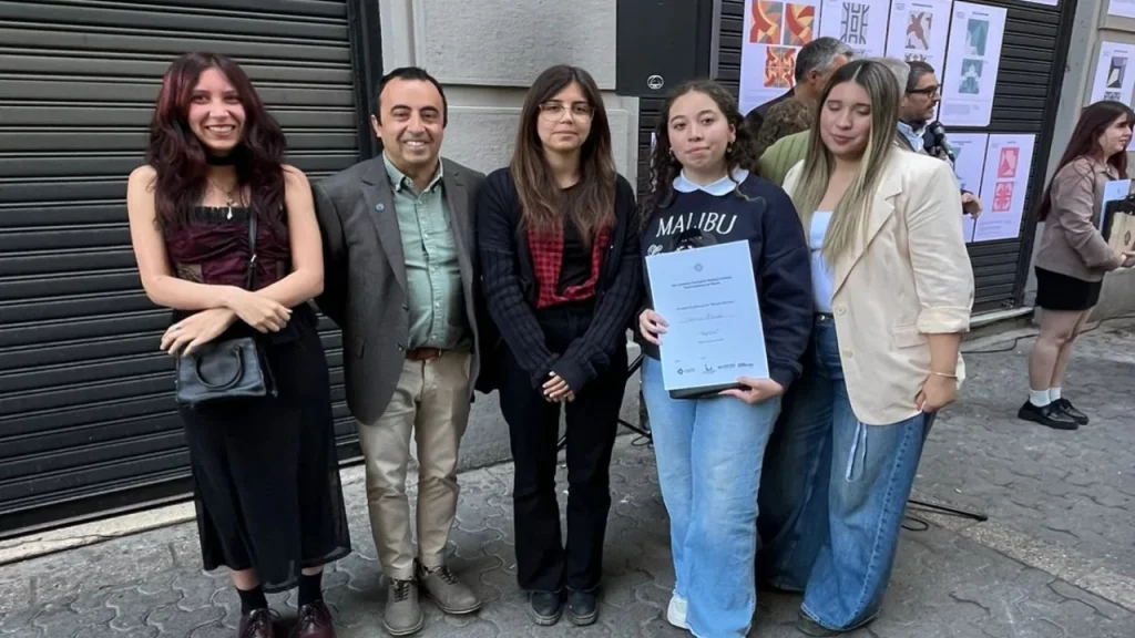 Mención Honrosa en II Concurso Nacional de Baldosas Córdova